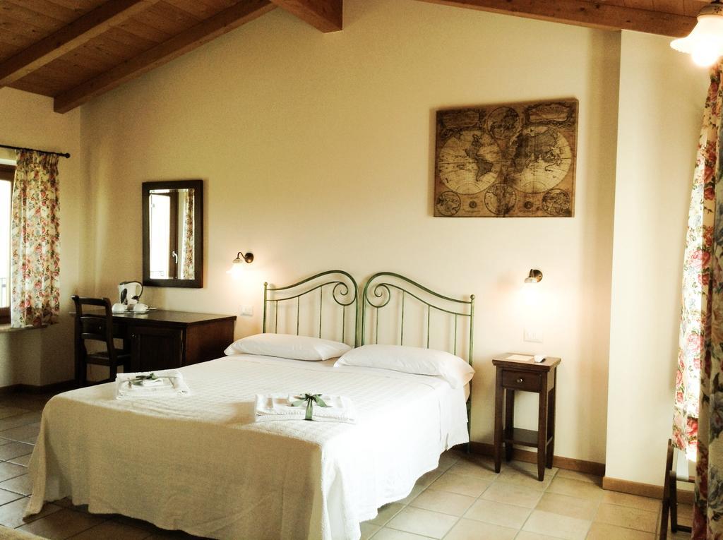 Agriturismo Anna Caterina Hotel กัสเตลนูโอโว เดล การ์ดา ห้อง รูปภาพ