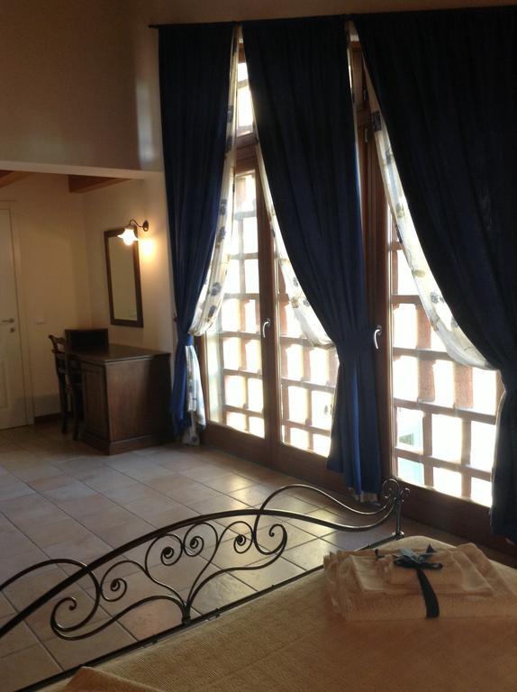 Agriturismo Anna Caterina Hotel กัสเตลนูโอโว เดล การ์ดา ห้อง รูปภาพ